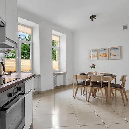 Appartement Pole Mokotowskie - 60m2, Metro, Park, Shops Nearby - By Rentujemy Warschau