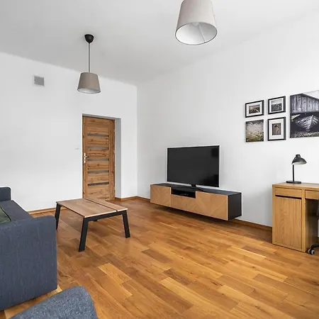 Pole Mokotowskie - 60m2, Metro, Park, Shops Nearby - By Rentujemy * ワルシャワ