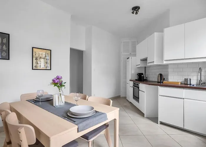 Pole Mokotowskie - 60m2, Metro, Park, Shops Nearby - By Rentujemy Βαρσοβία